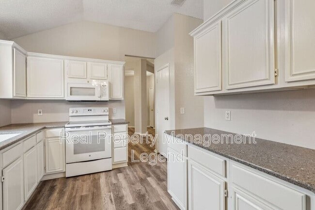 Building Photo - 1105 Dove Dr