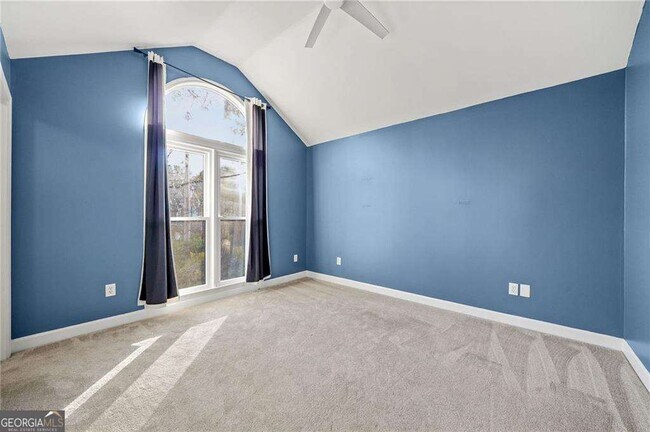 Building Photo - 1086 Pine Grove Ave NE