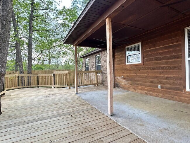 Building Photo - 2409 S Brandi Dr