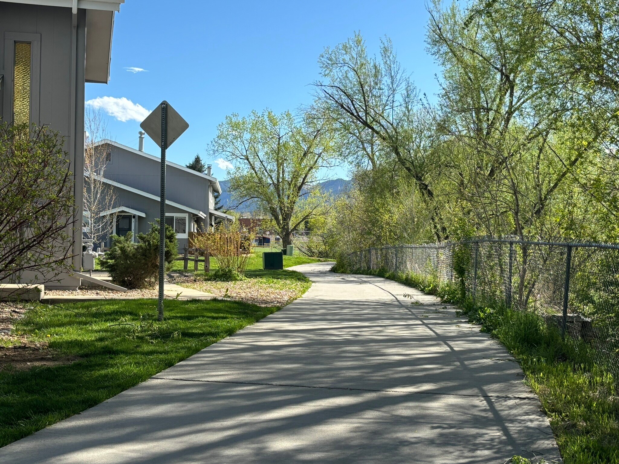 Building Photo - 4202 Monroe Dr