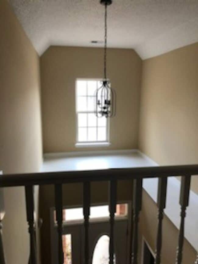 Building Photo - Renovated 4 Bedroom 2.5 Bath Home for Rent!