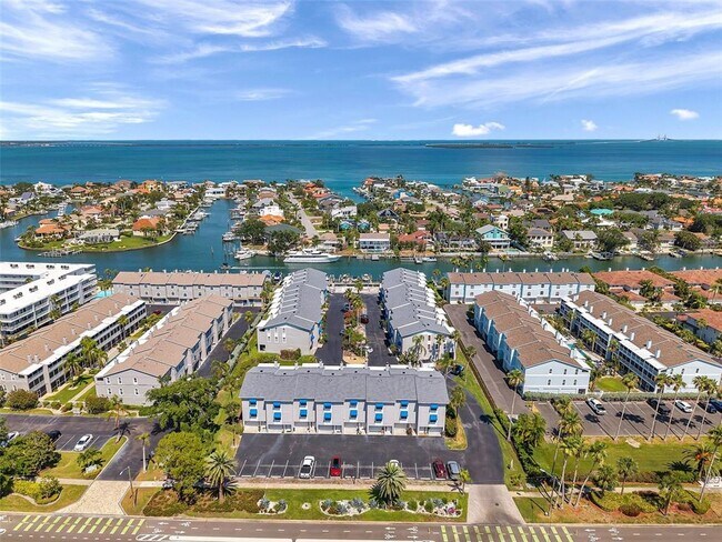 Building Photo - 745 Pinellas Bayway S