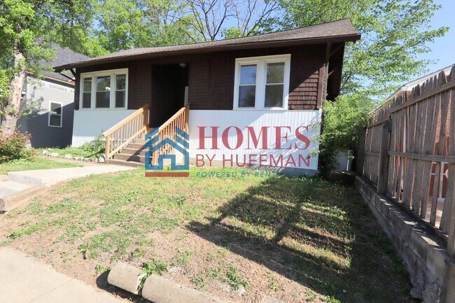 Building Photo - Four Bedroom House | One Bathroom