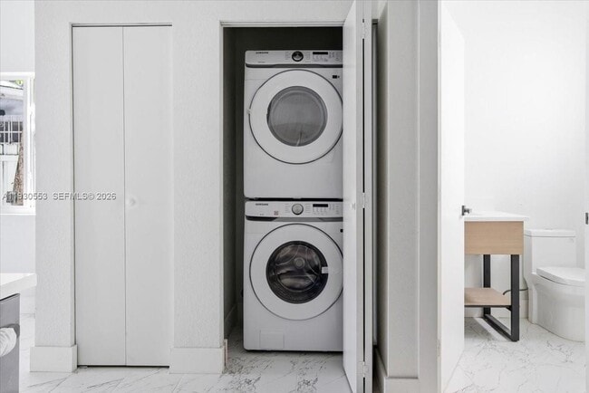 Building Photo - 1126 NW 28th St