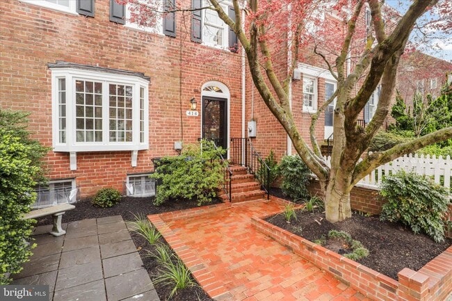 Building Photo - 414 Jefferson St