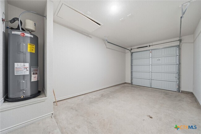 Building Photo - 117 Leon Ln