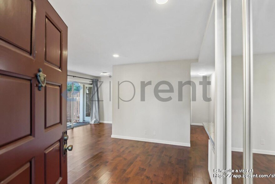 Building Photo - 280 Easy St