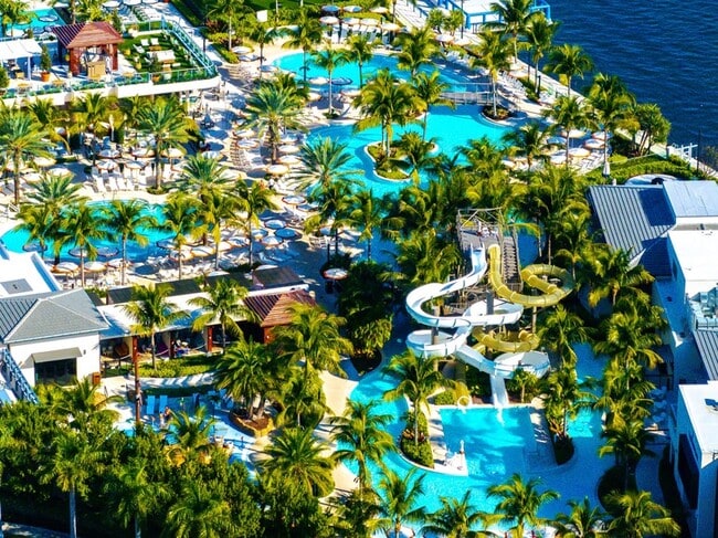 Building Photo - 800 E Camino Real