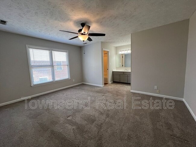 Building Photo - 7126 Kearny Ave