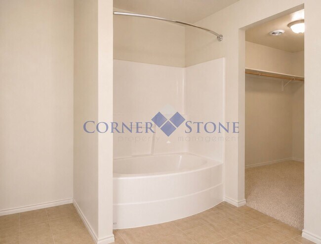 Building Photo - Large 4 Bedroom Home with Garden space, Basketball Court, Close to park!