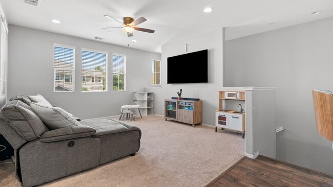Building Photo - Beautiful 2-Bedroom, 2-Bathroom Condo with...
