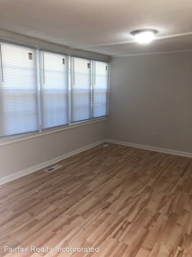 Building Photo - 3 br, 2 bath House - 510 E Nelson Ave