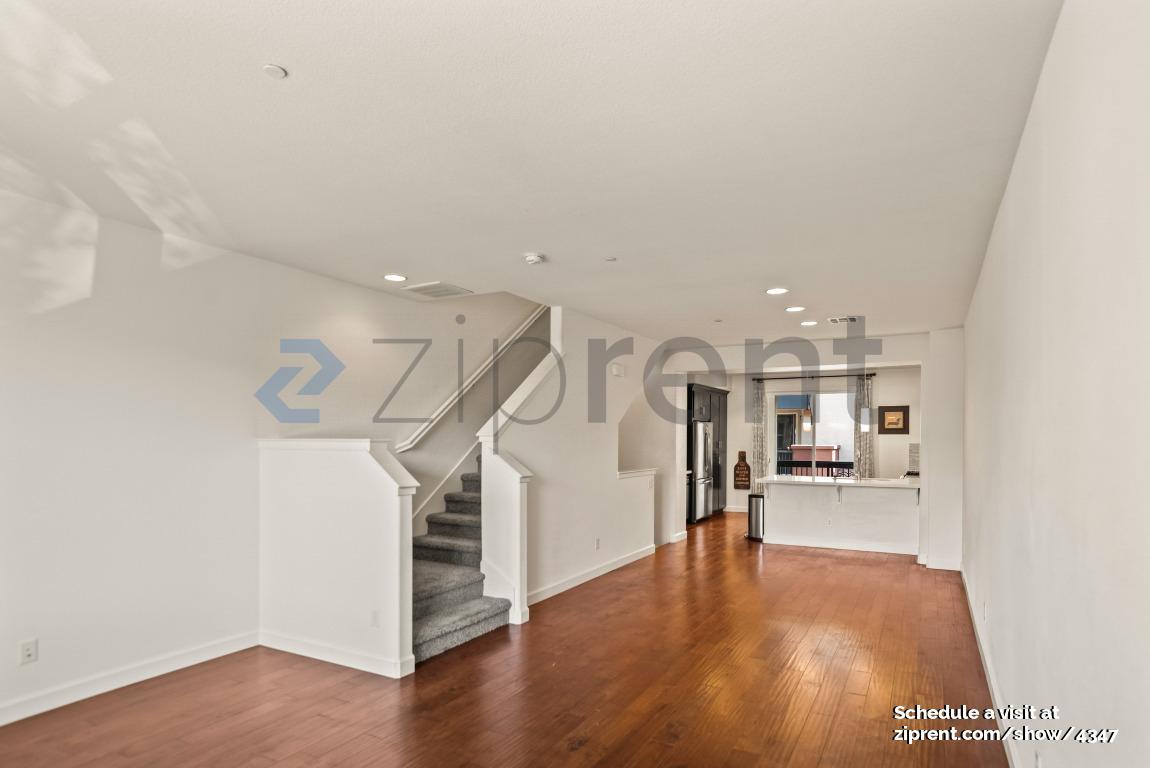 Building Photo - 960 Highland Terrace