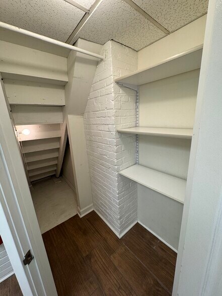 Building Photo - 1239 Disston St Unit 2