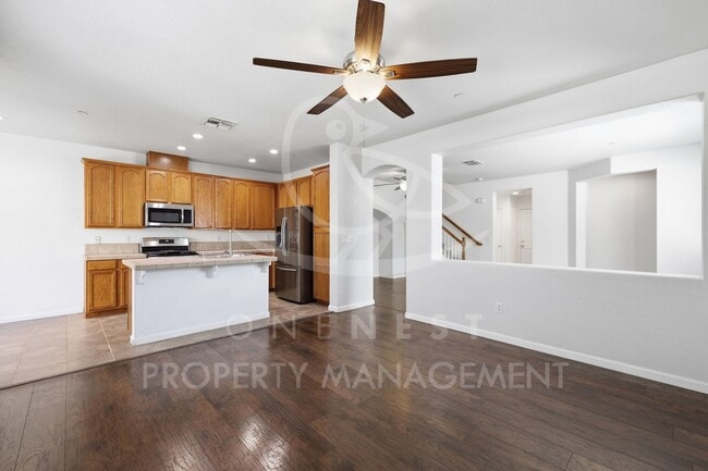 Building Photo - 1070 Sierra View Cir