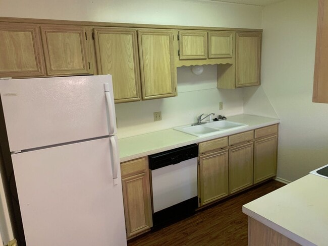 Building Photo - Duplex