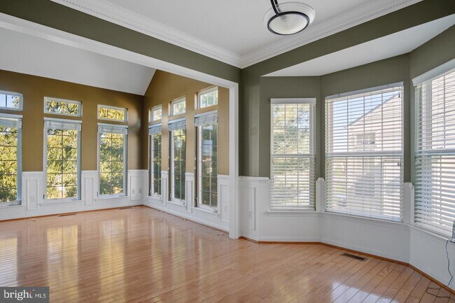 Building Photo - Spacious 4-Bedroom Home with Lake Views & Finished Basement