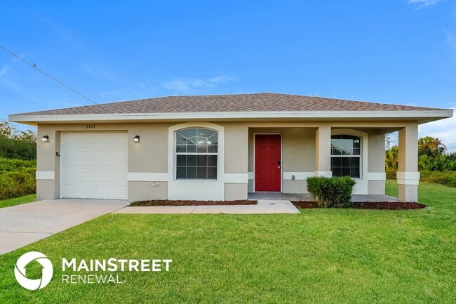 Building Photo - 3203 34th St SW