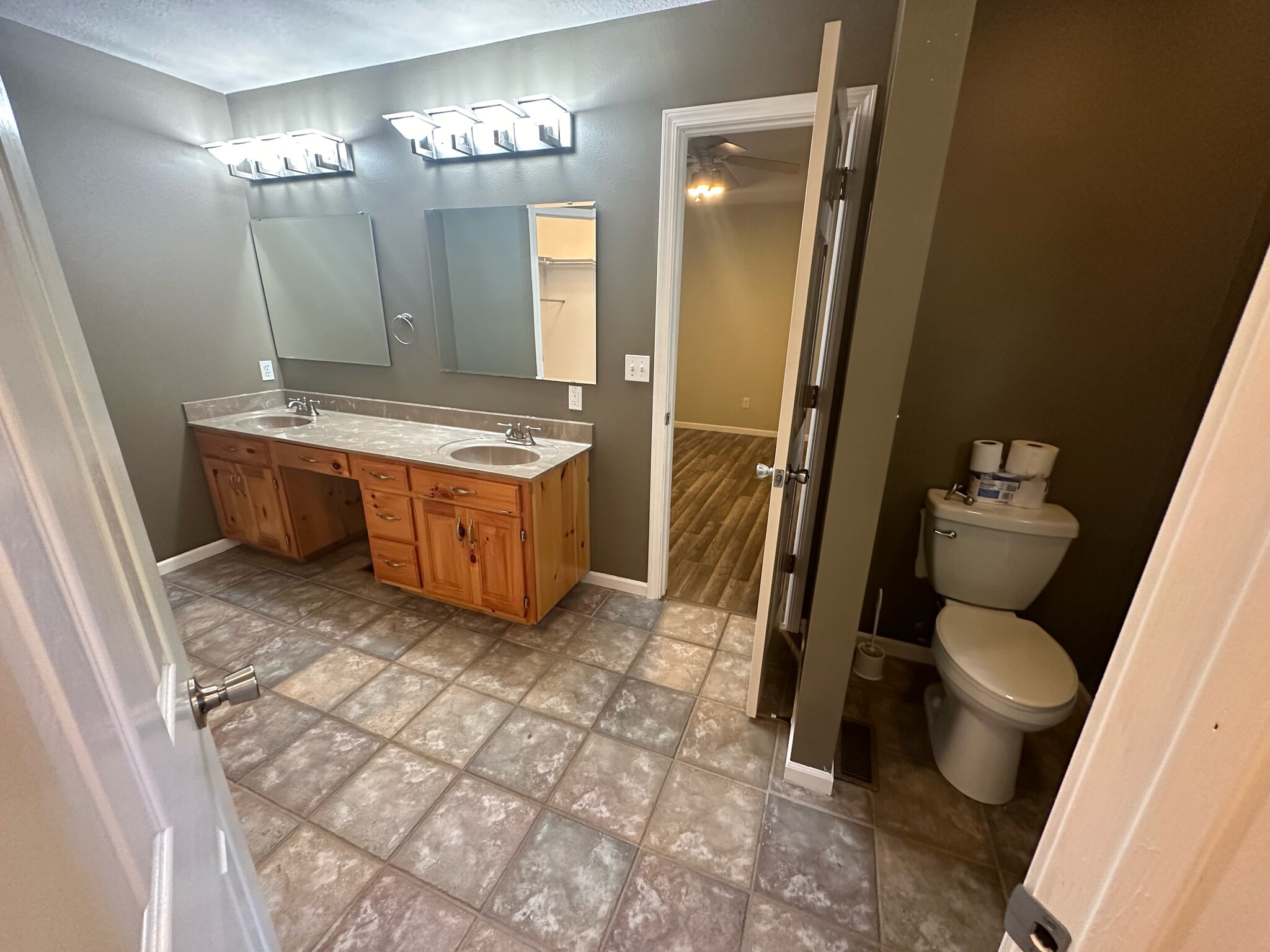 Master Bathroom - 210 N Saint Clair Ct