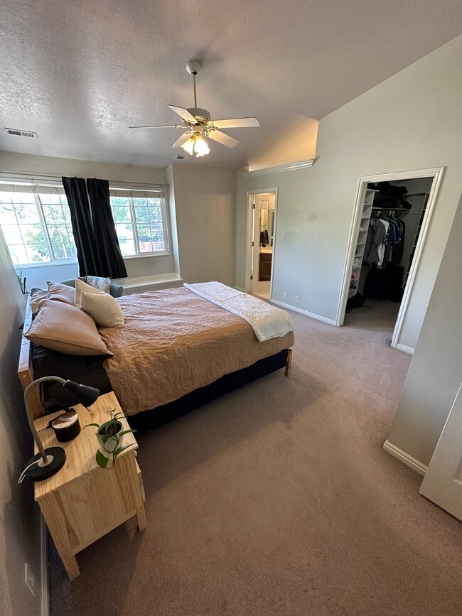 Building Photo - 776 E Scott Ave