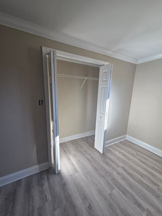 Building Photo - 3bedroom 1bath Ranch style home on level lot one story