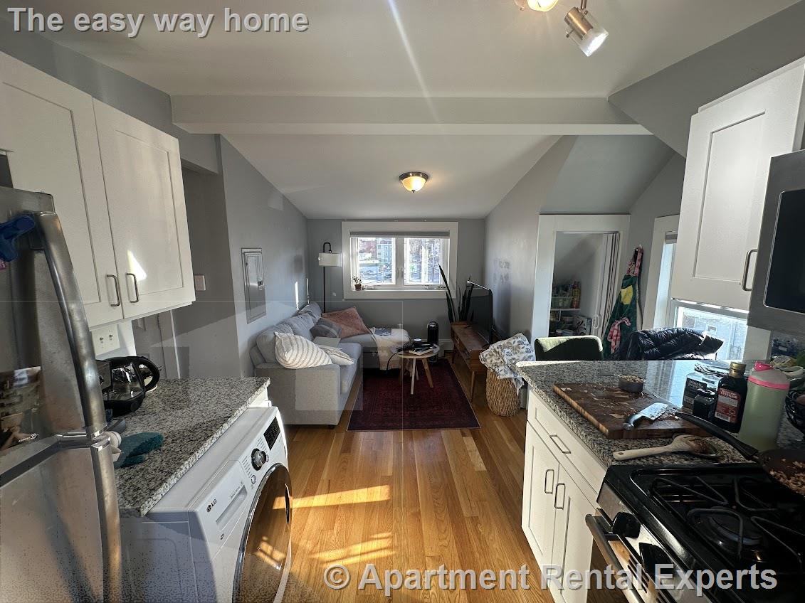 Building Photo - 287 Beacon St