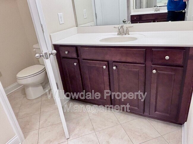 Building Photo - 136 Spring Pine Ln