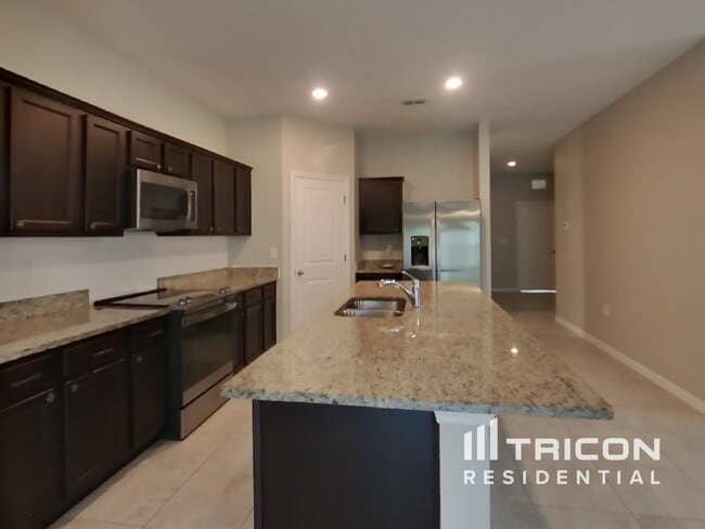 Building Photo - 2996 Neverland Dr