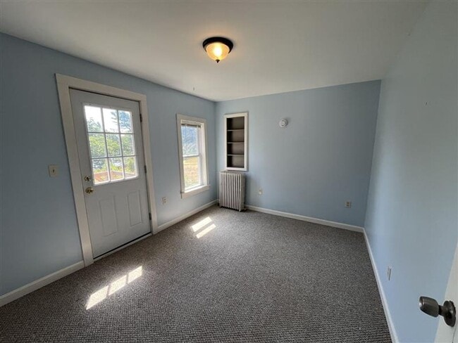 Building Photo - 21 Reynolds Ln