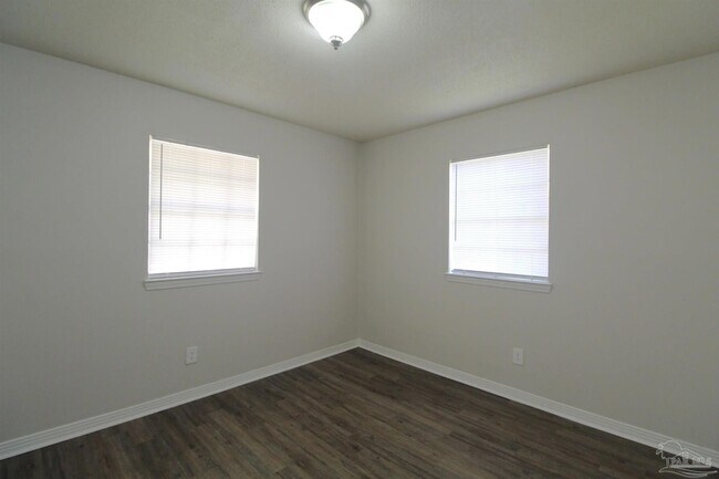 Building Photo - 10151 Guidy Ln