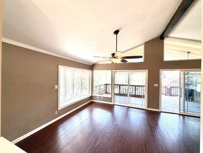 Building Photo - Charming 4-Bed by the Lake in Morgan Hill