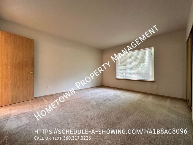Building Photo - 4403 Chardonnay Dr SE