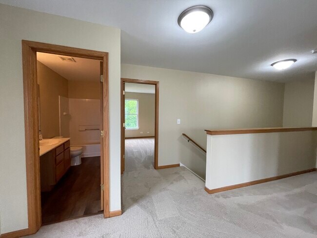 Building Photo - 649 Linda Ct