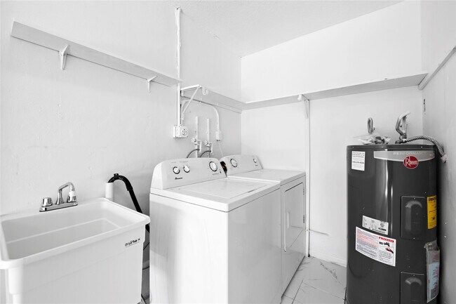 Building Photo - 7005 NW 11th St