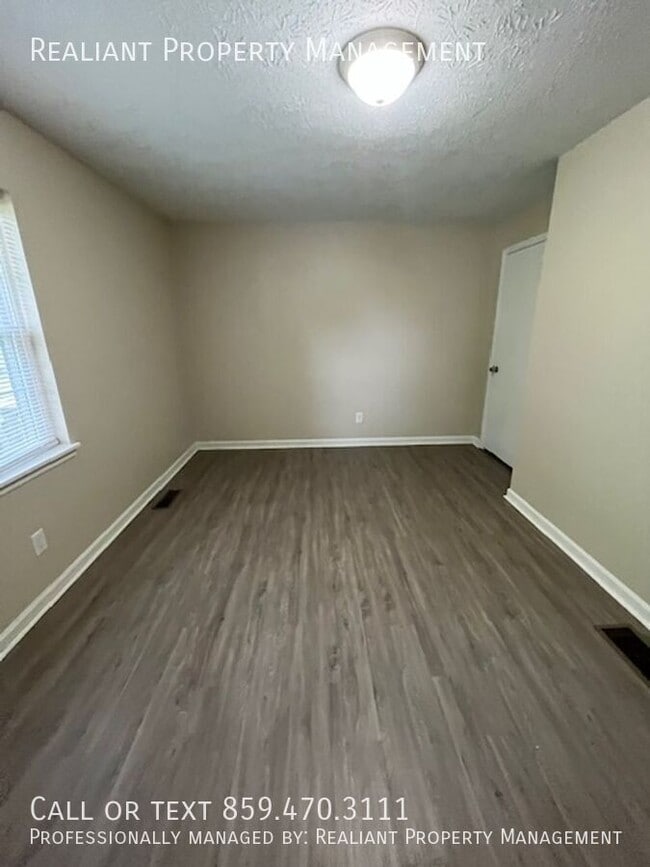 Building Photo - 233 Shreveport Dr