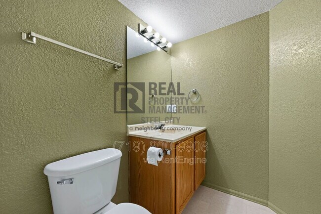 Building Photo - 1014 Pinecrest Dr