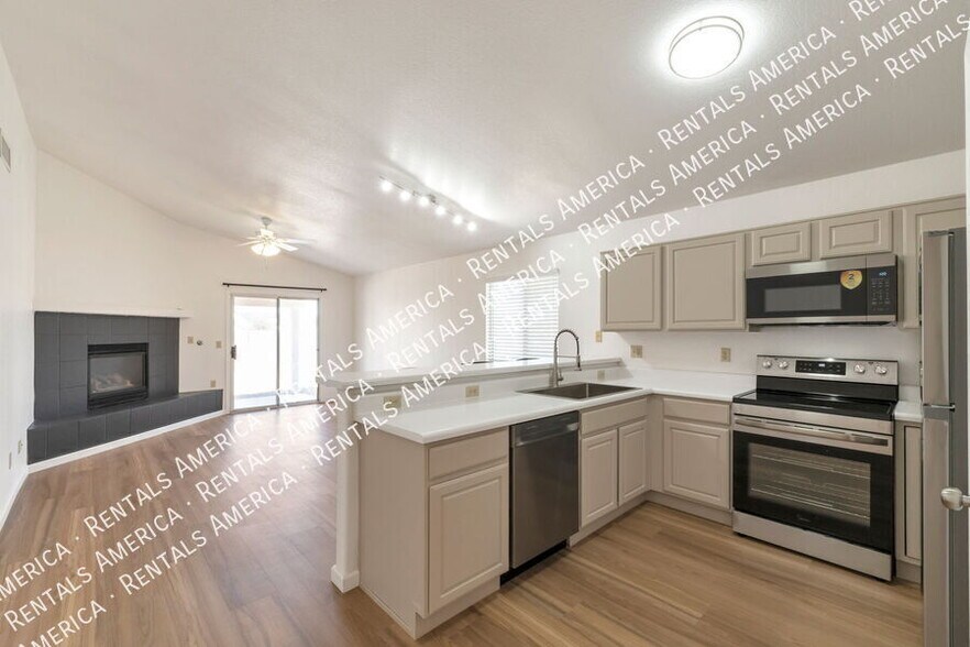 Building Photo - 8668 S Desert Dove Dr