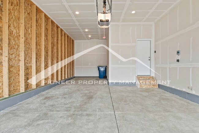 Building Photo - Lakeside Luxury in Wolf Ranch – Beautiful 3bd Home with Serene Backyard Views, Primary Main-Level...
