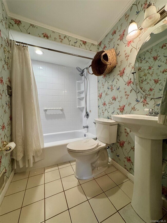 Building Photo - 14 Cherry St