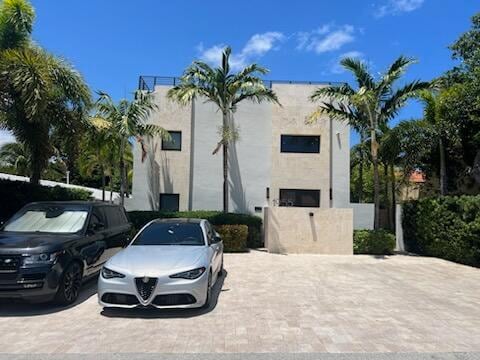 Primary Photo - 1955 NE 4th St