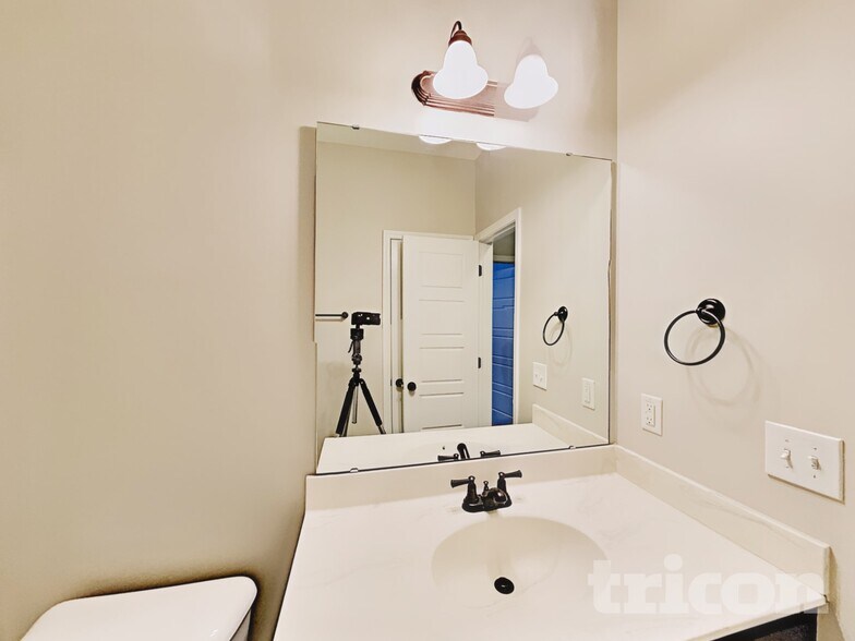 Building Photo - 77 Dropseed Ln