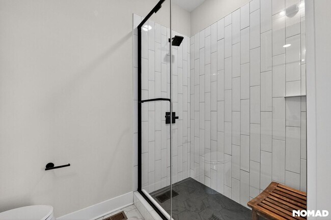 Building Photo - 215 Freeland Ln