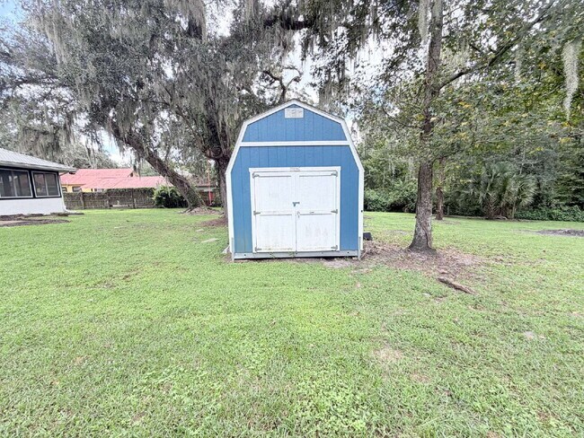 Building Photo - 2139 Parker Rd