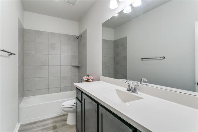 Building Photo - 523 Paddock Way