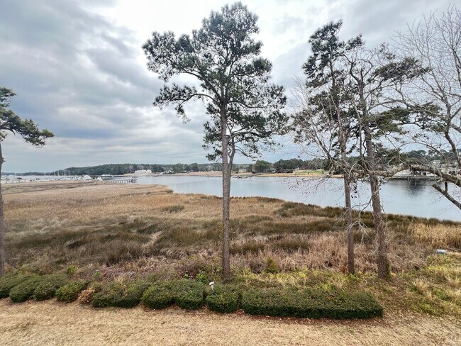 Building Photo - Overlooking the Intracoastal Waterway! Three-Bedroom Condo at The Moorings at Eastport!