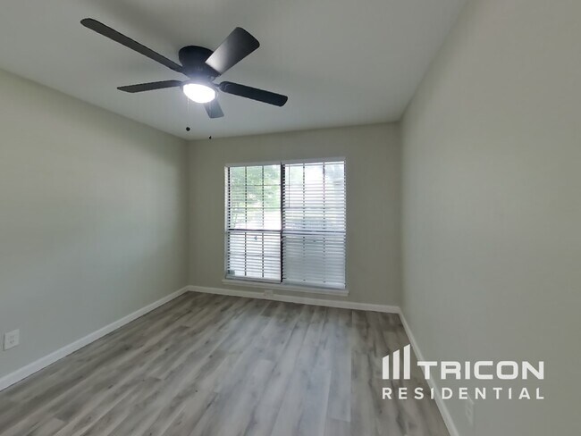 Building Photo - 1029 Twin Falls Dr