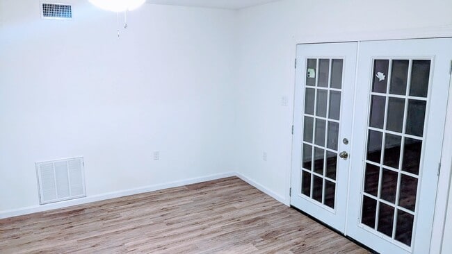 Building Photo - 13 Flamenco Cir