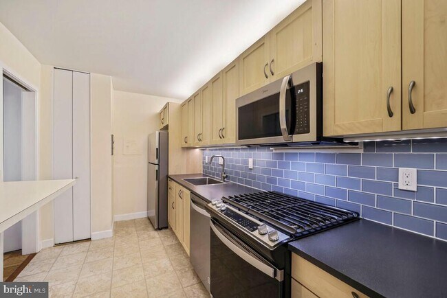 Building Photo - 4515 Willard Ave