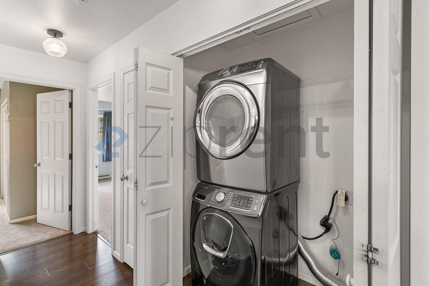 Building Photo - Unit C