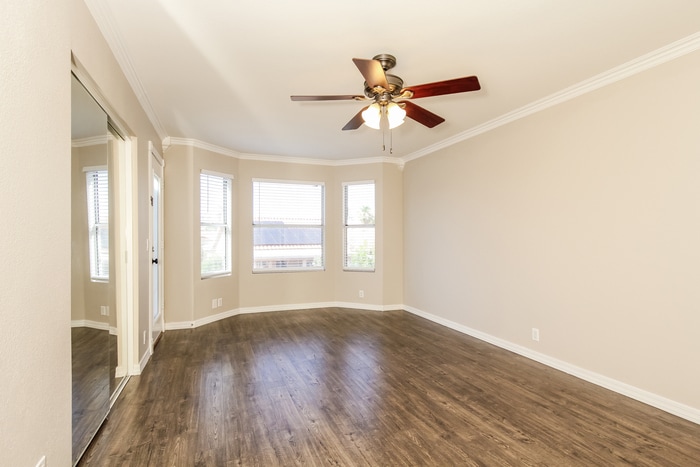 Building Photo - 7712 W Behrend Dr